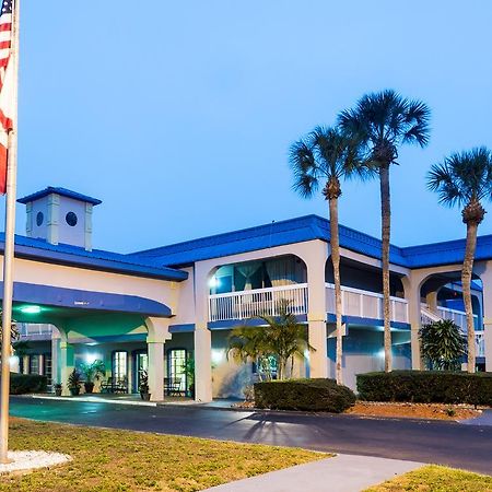 Quality Inn Tampa Lake Magdalene Eksteriør billede