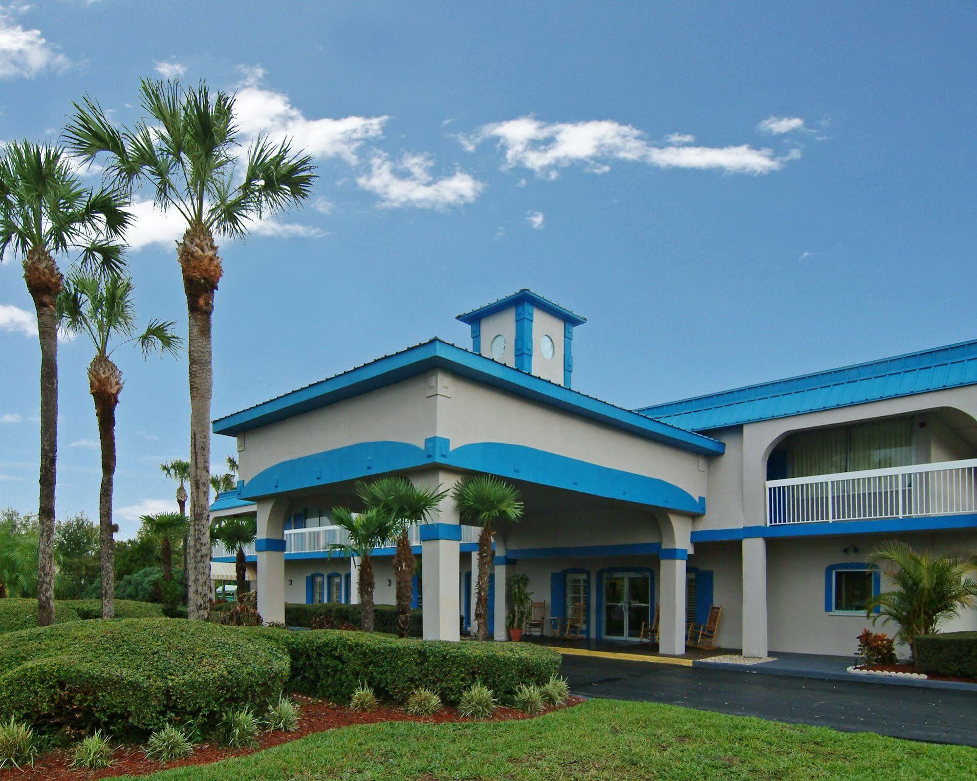 Quality Inn Tampa Lake Magdalene Eksteriør billede